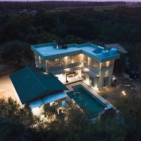 Forestville Yala Luaran gambar
